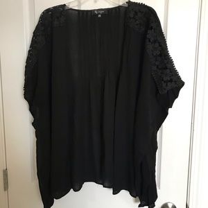 Lily Morgan Black Kimono